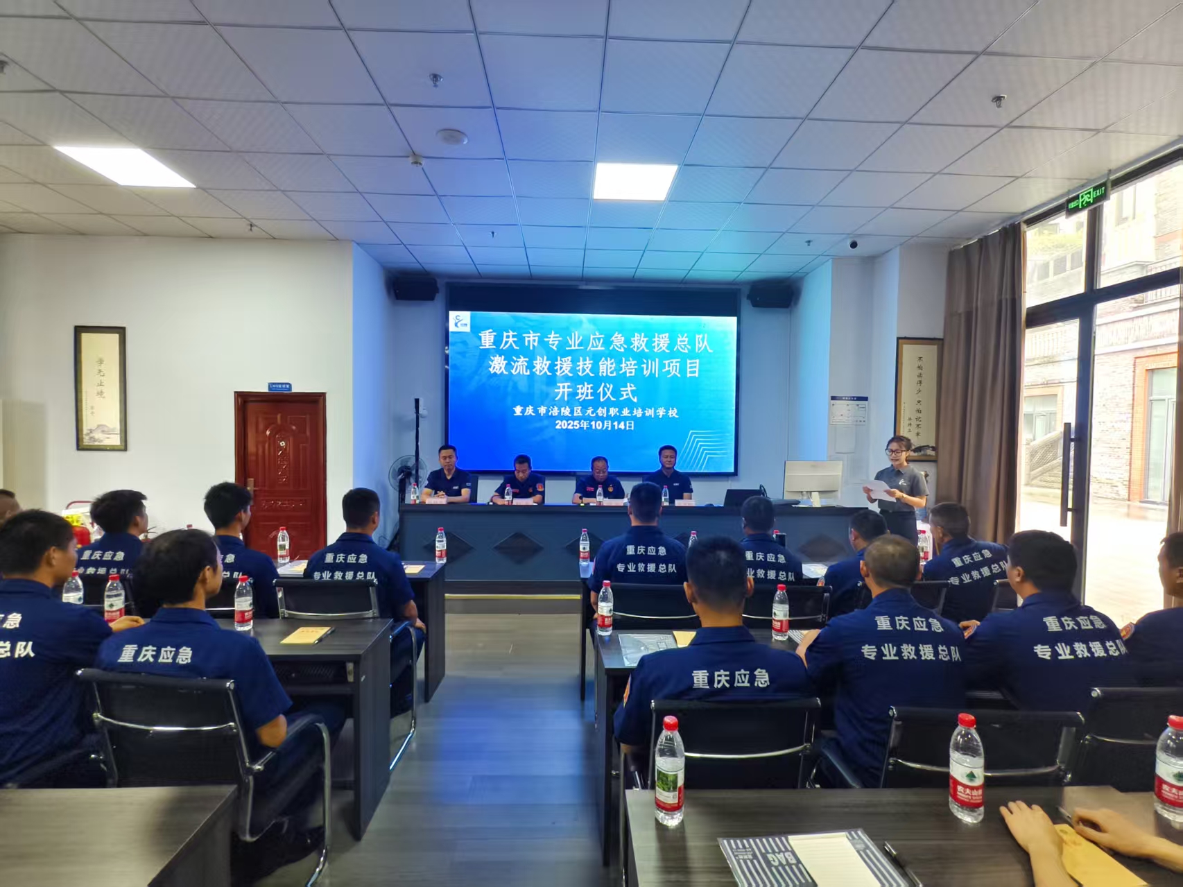 ddeb945ffb8c3fc637ac100ebe898e85.jpg